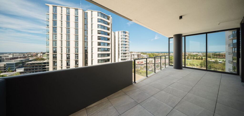 GWH_One-Apartments_N1204_SE_WinterGarden_View_2000x950.jpg