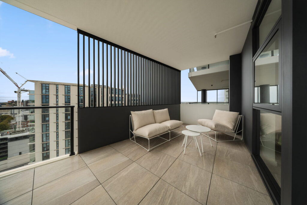 GWH_One_1703_Private_Balcony_1_2040x1360.jpg