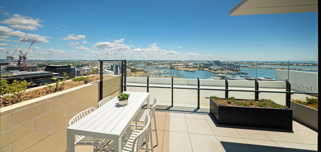 ONE_Harborview_Amenity_GWH_901_2000x950.jpg