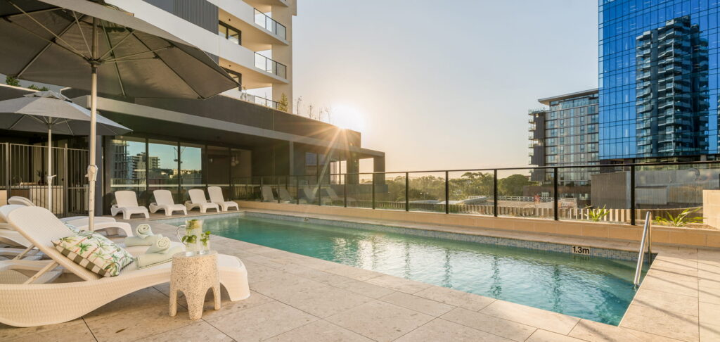 ONE_Outdoor_Pool_Amenity_GWH_901_2000x950.jpg