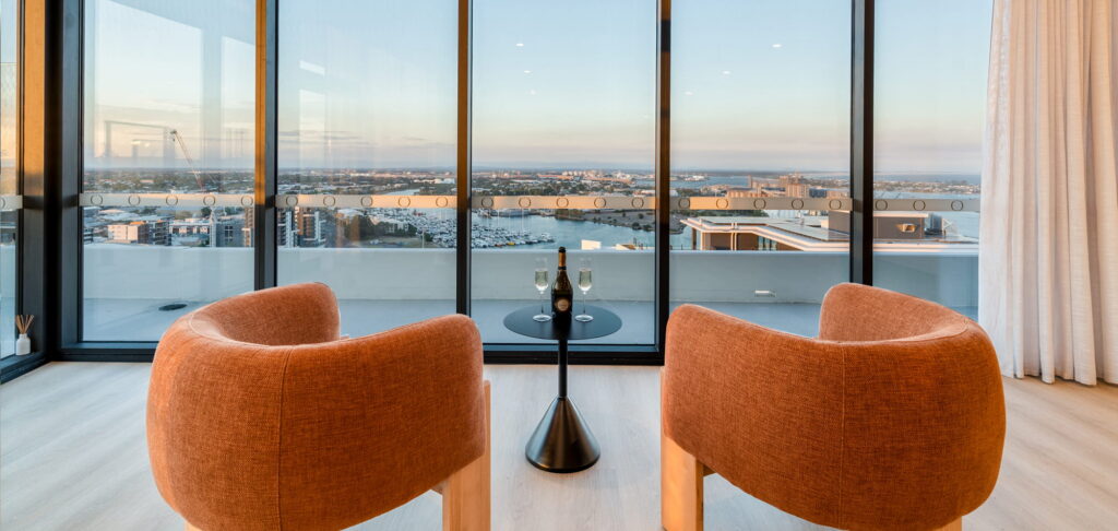 ONE_Sunset-Lounge_Amenity_GWH_901_2000x950.jpg