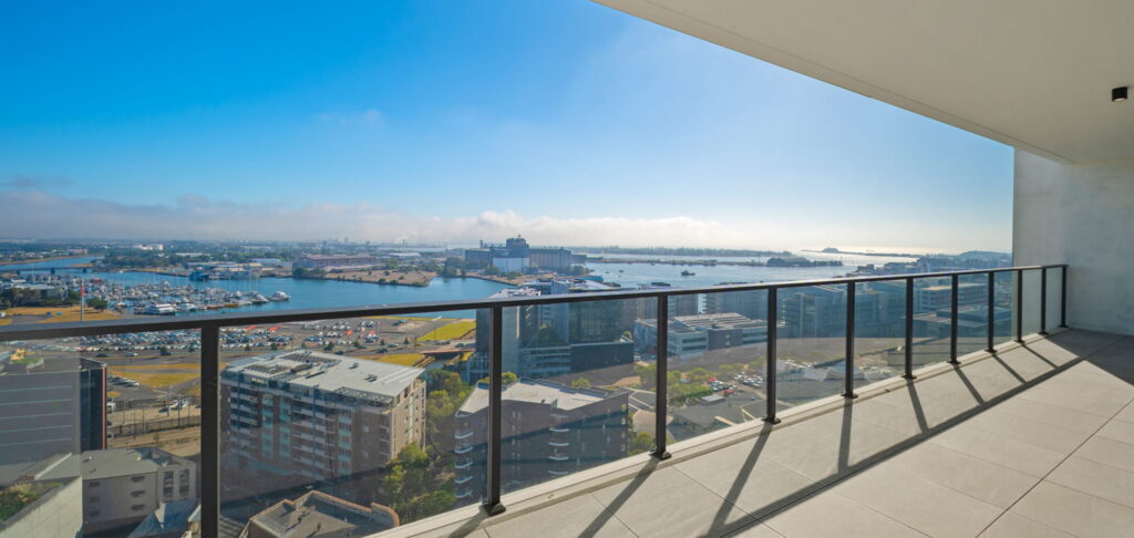 GWH_ONE-Apartments_residential_balcony_2000x950